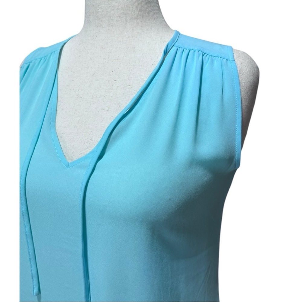 LOFT Sleeveless Light Blue Blouse Size Medium NWT - Picture 2 of 6